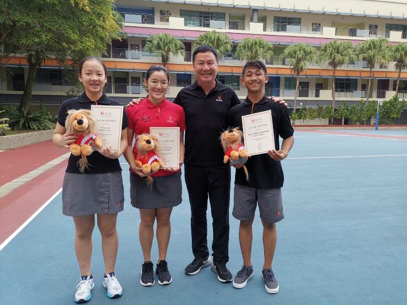 Sports Star of the Month June Ser Lin Qian Crystal Wong Principal Tan Teck Hock and Aniq Asri.jpg